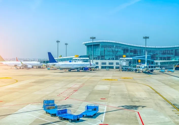 airport-apron-boarding-gate_1417
